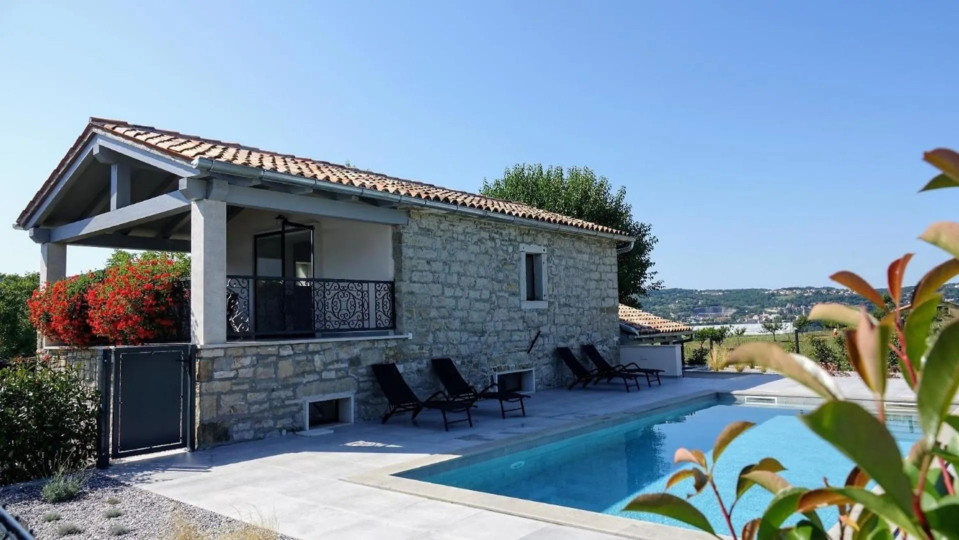 Ferienhaus Mit Privatpool Fuer 6 Personen Ca 57 Qm In Zarecje, Istrien Binnenland Von Istrien Pazin