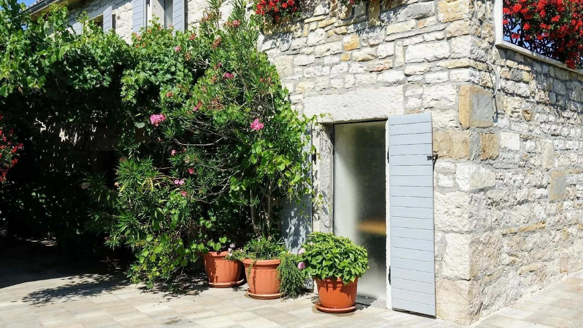 Ferienhaus Mit Privatpool Fuer 6 Personen Ca 57 Qm In Zarecje, Istrien Binnenland Von Istrien Pazin